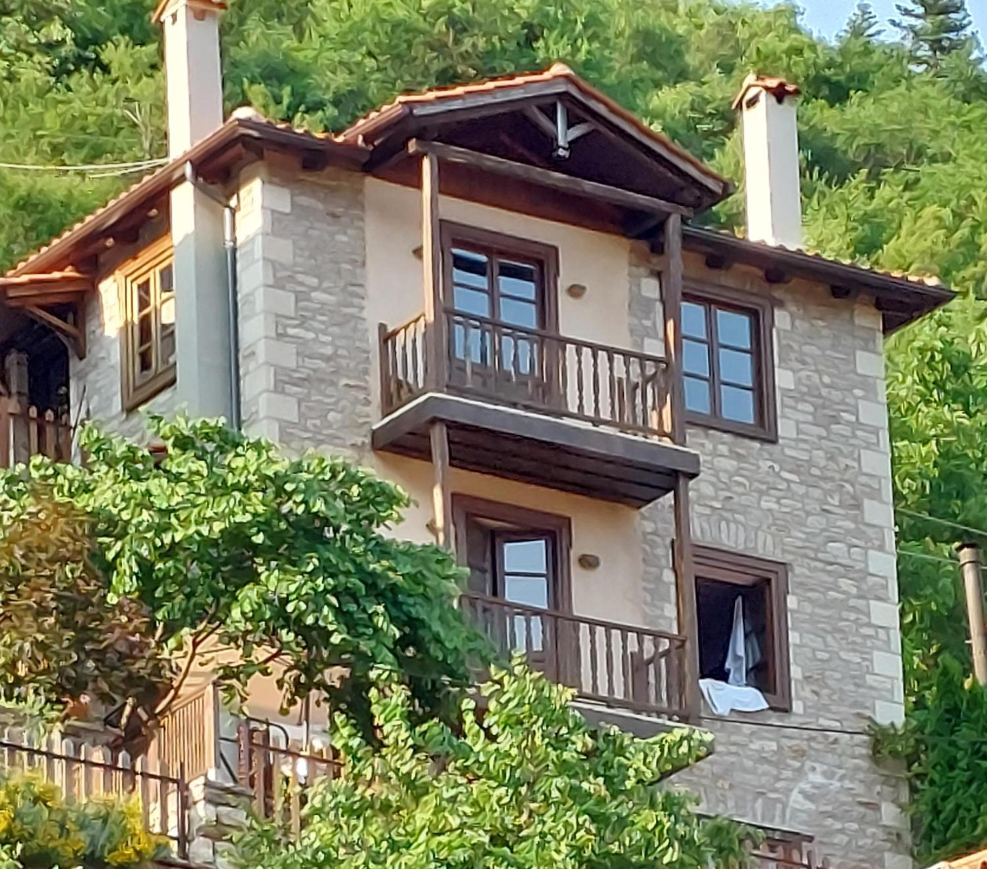 Maisonette Korfes-Κορφές-Μ Δύο Αυτόνομοι Όρoφοι Της Βίλας Κορφές Για Οικογένειες Και Μικρές Παρέες Karpenisi ภายนอก รูปภาพ